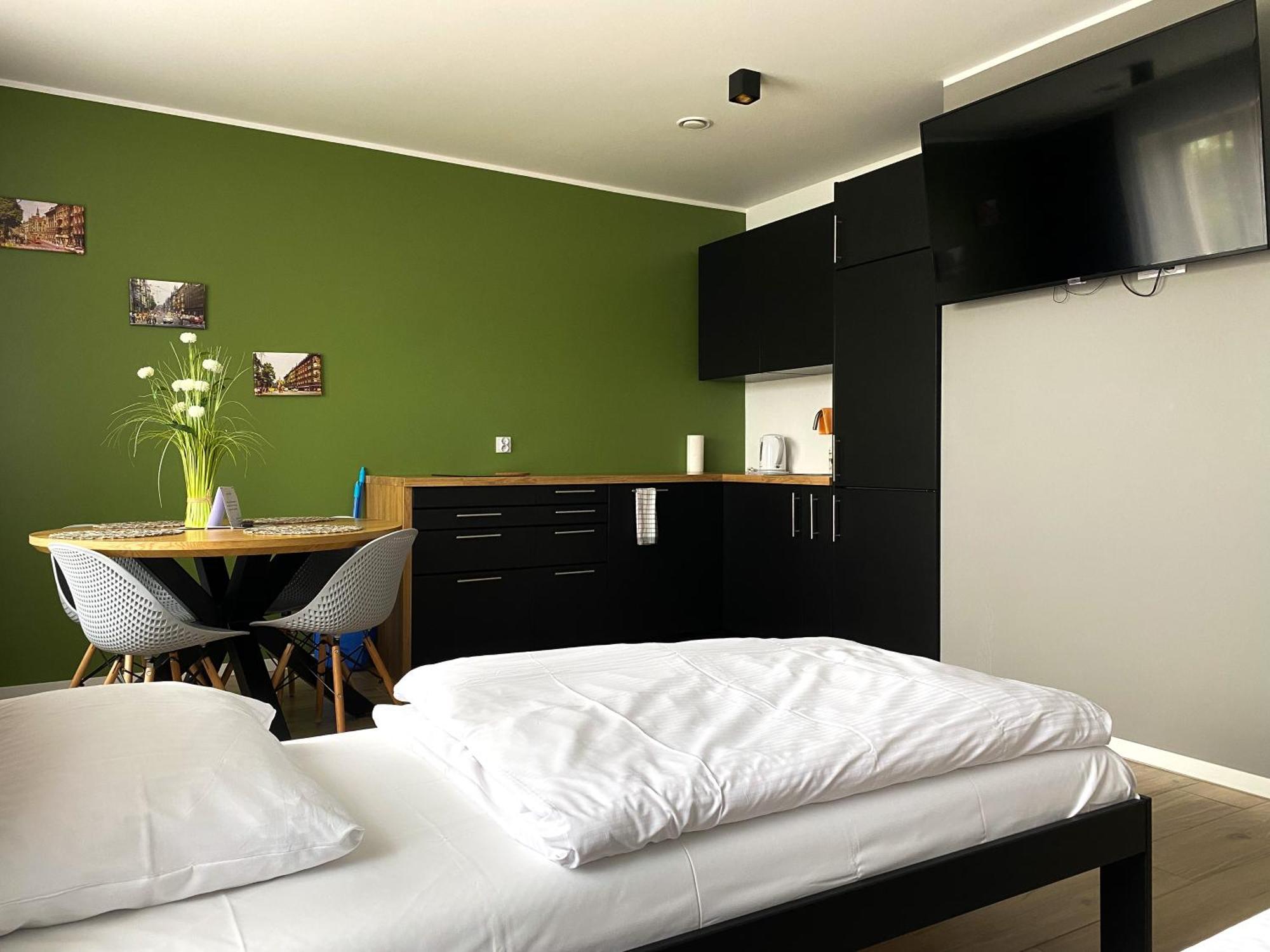 Tanie Noclegi Gliwice - Apartamenty Lowicka 28 외부 사진